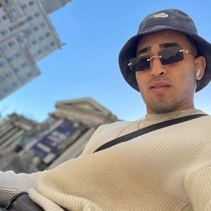 Meet your Posher, Moises alejandro